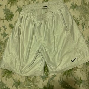 men’s nike white shorts